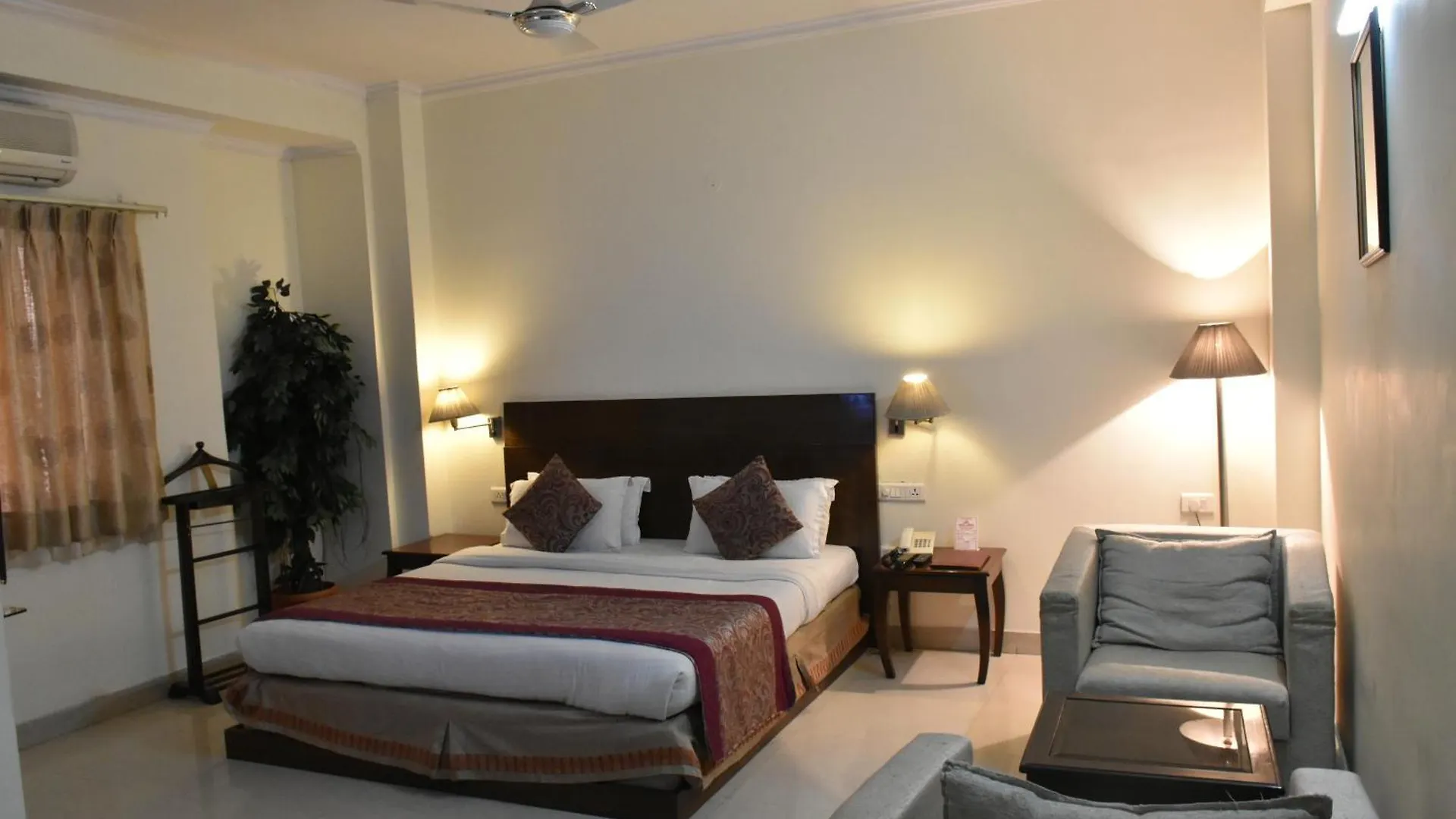 Hotel Skye Suites New Delhi